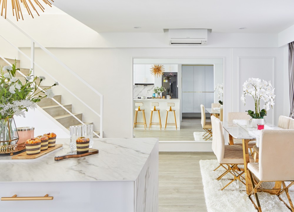 contemporary dining room with mirror and dining table