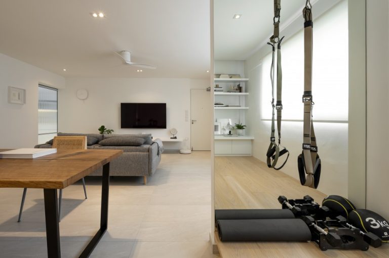 6 Mirror Feature Wall Ideas That Give The Illusion Of A Bigger Space