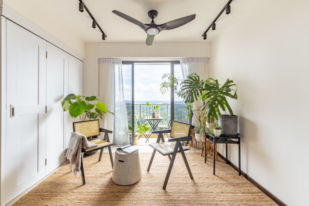 minimalist living room with carpet and coffee table