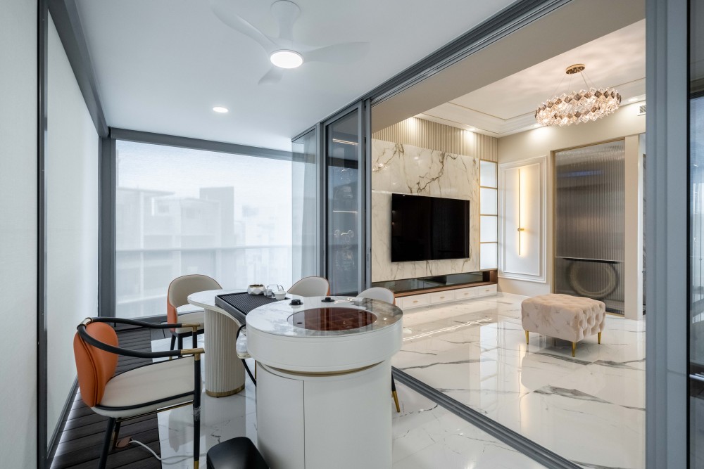 modern balcony with bay window and window seat