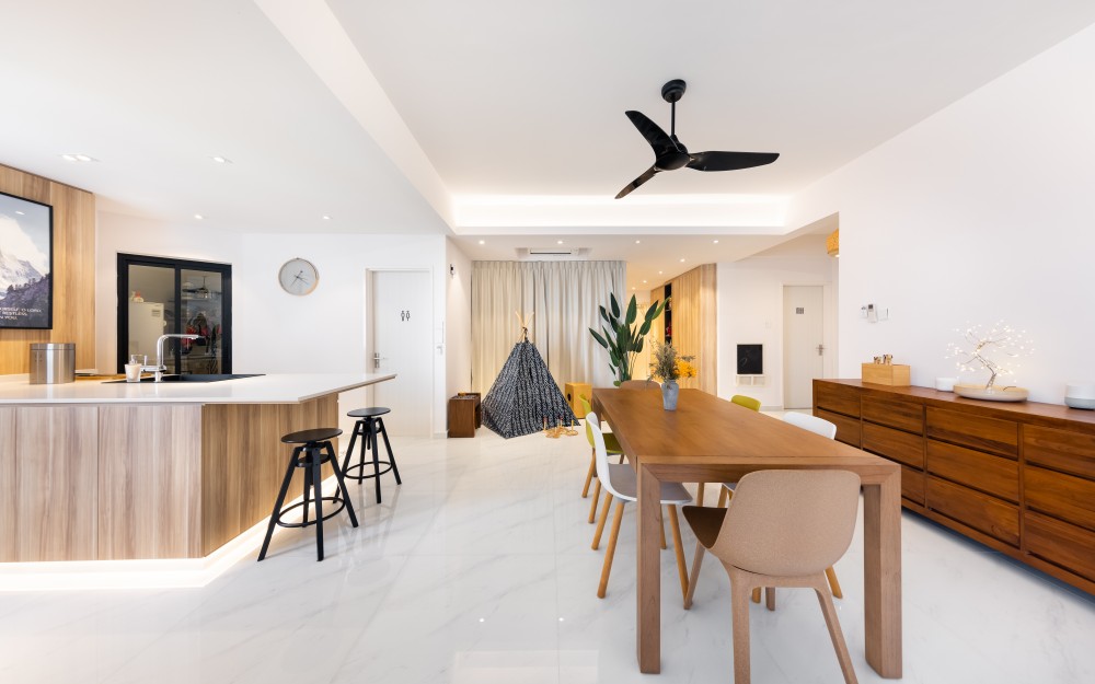 minimalist living room with countertop and marble floor