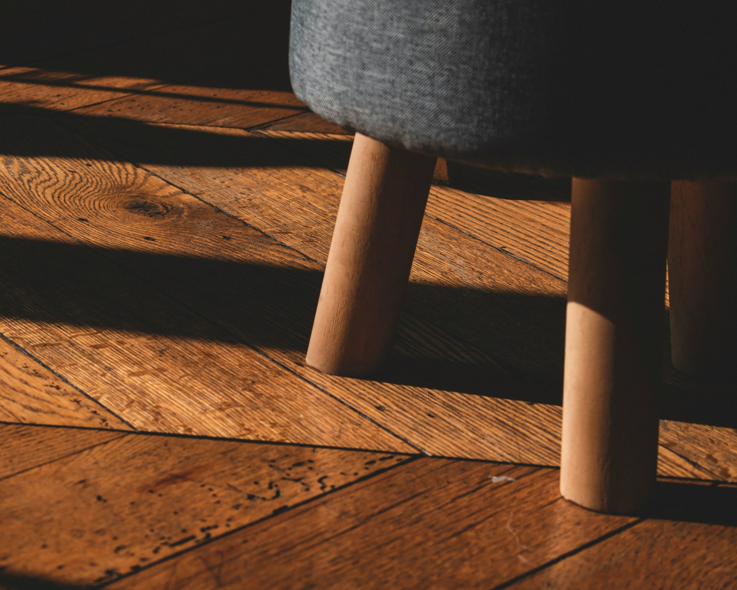 stool shadow