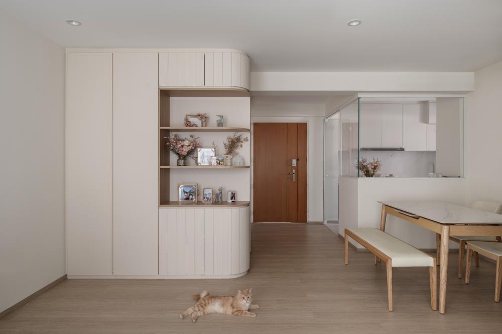 scandinavian living room with bookshelf and vinyl flooring