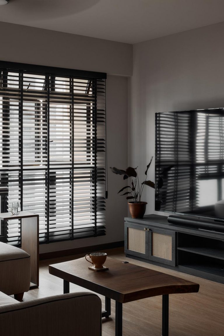 6 Moody Homes Embracing the Dark Decor Trend