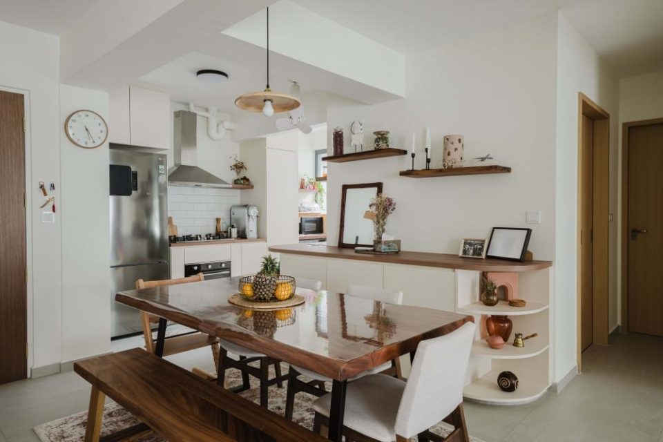 country kitchen with homogeneous tiles and mosaic