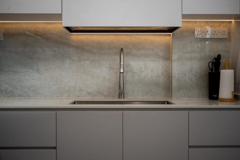 contemporary kitchen with countertop and kitchen island