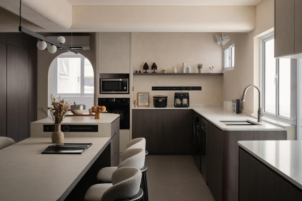 contemporary kitchen with kitchen island and kitchen accessories