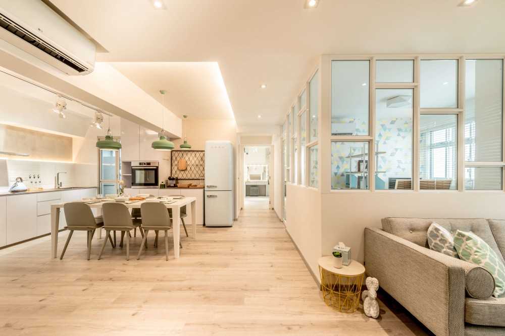 scandinavian living room with vinyl flooring and cove lighting