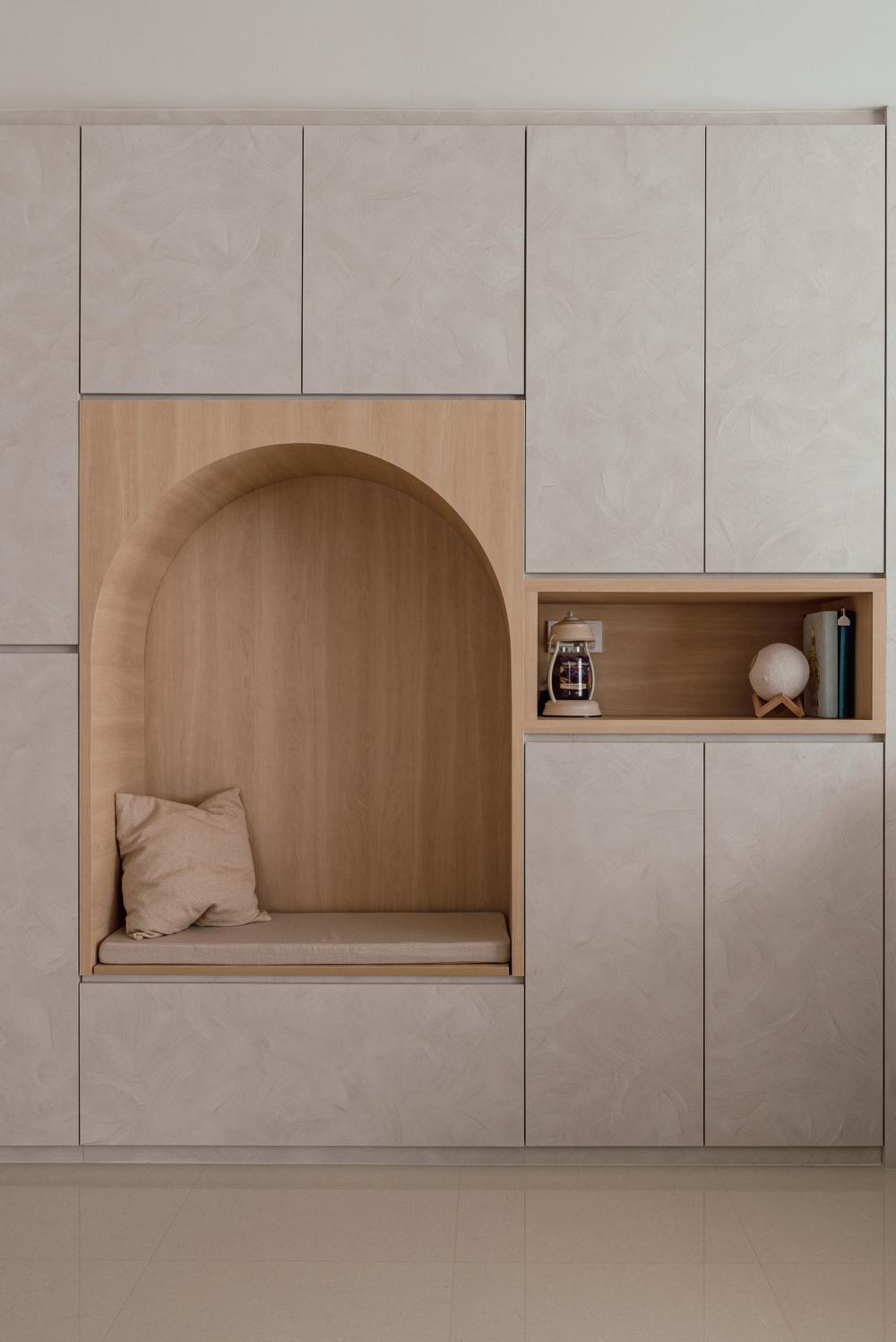 scandinavian entryway with seating bench and shoe rack
