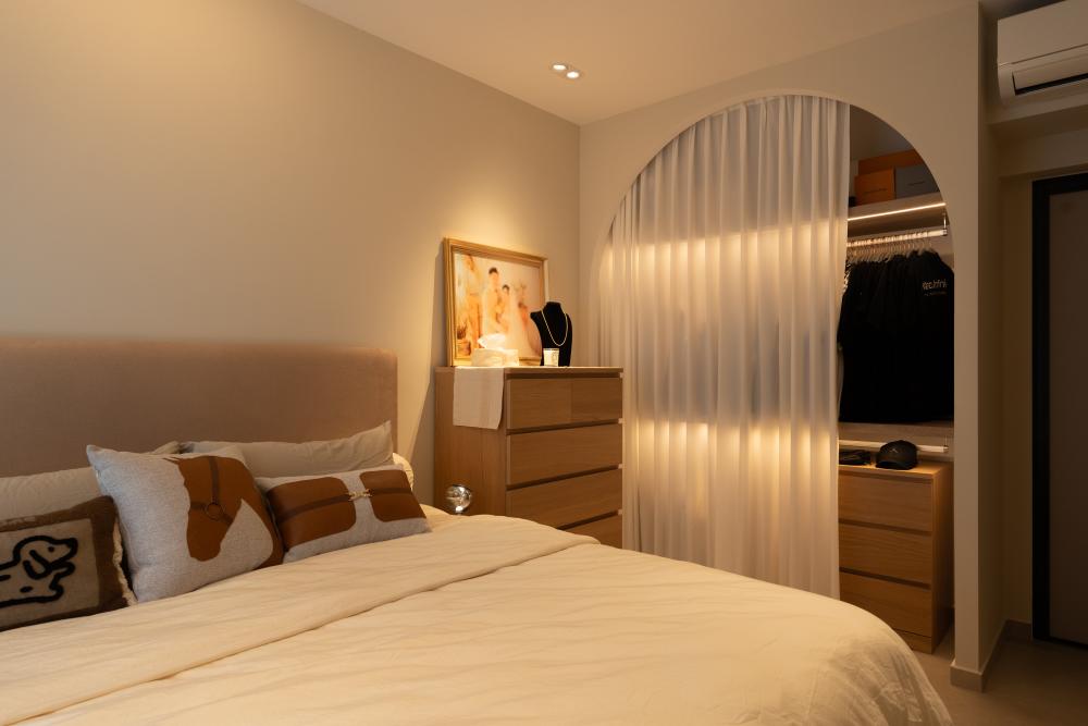 minimalist bedroom with homogeneous tiles and drop ceiling